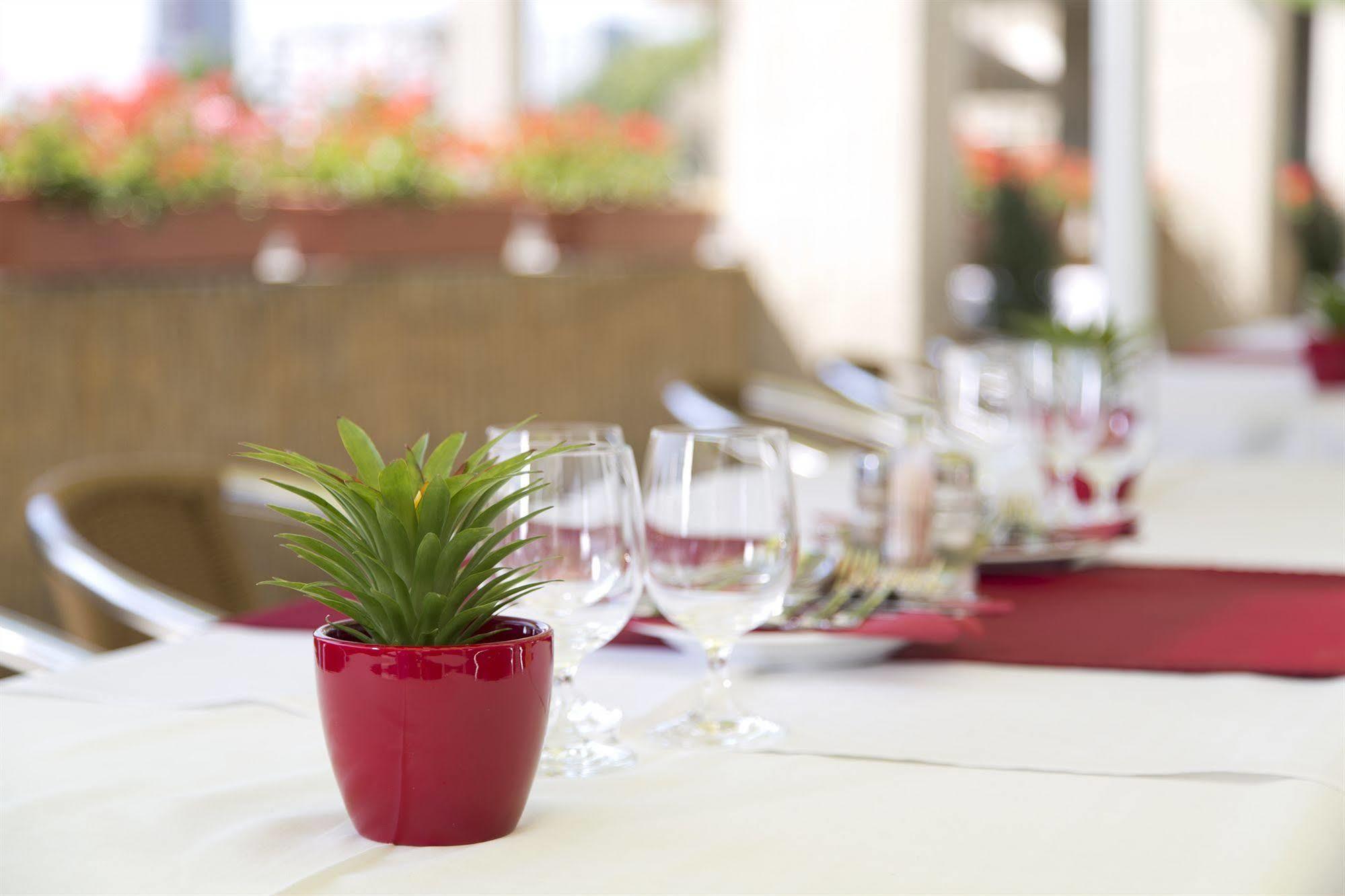 Garni Hotel Junior Bratislava Eksteriør billede