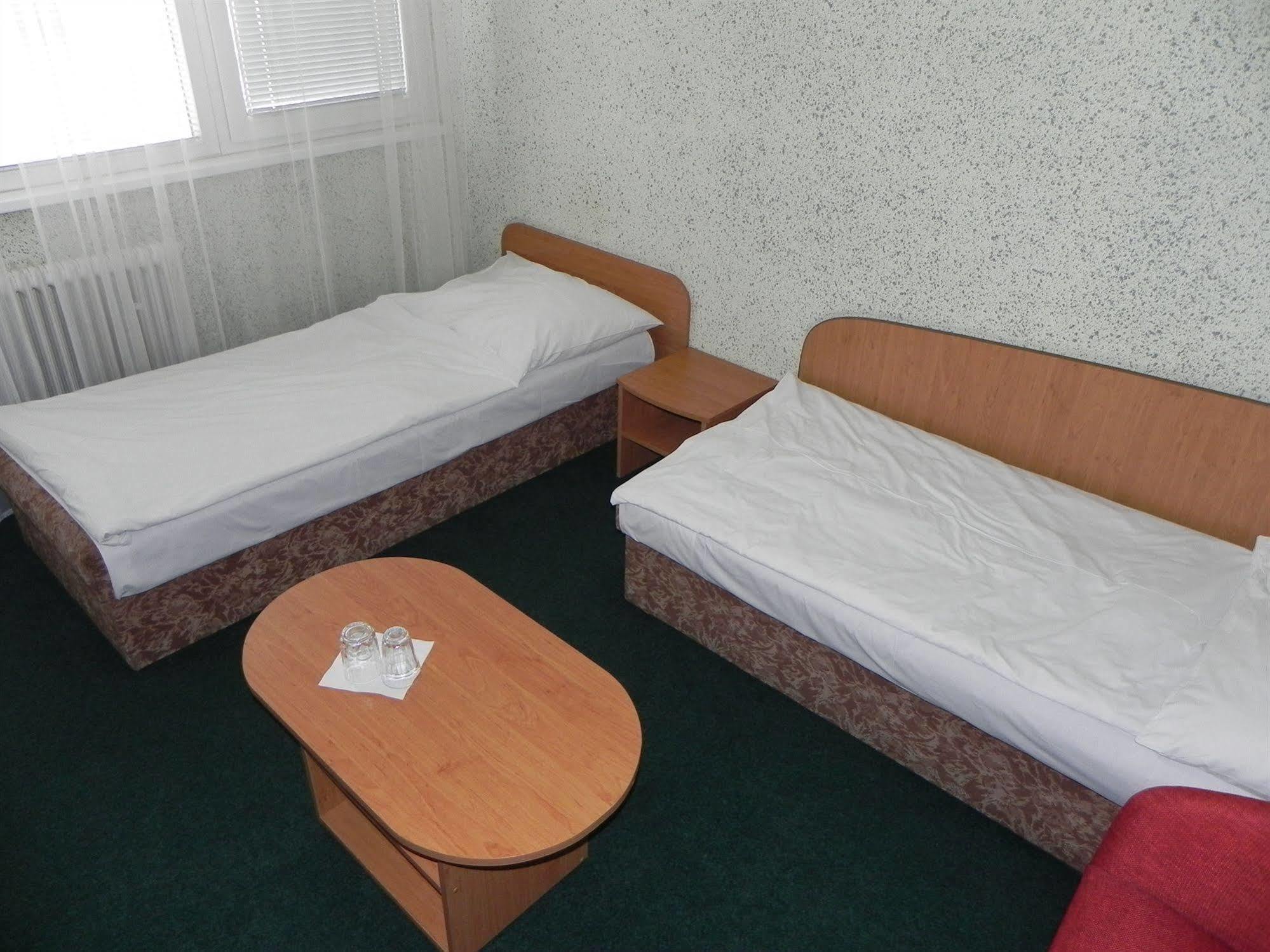 Garni Hotel Junior Bratislava Eksteriør billede