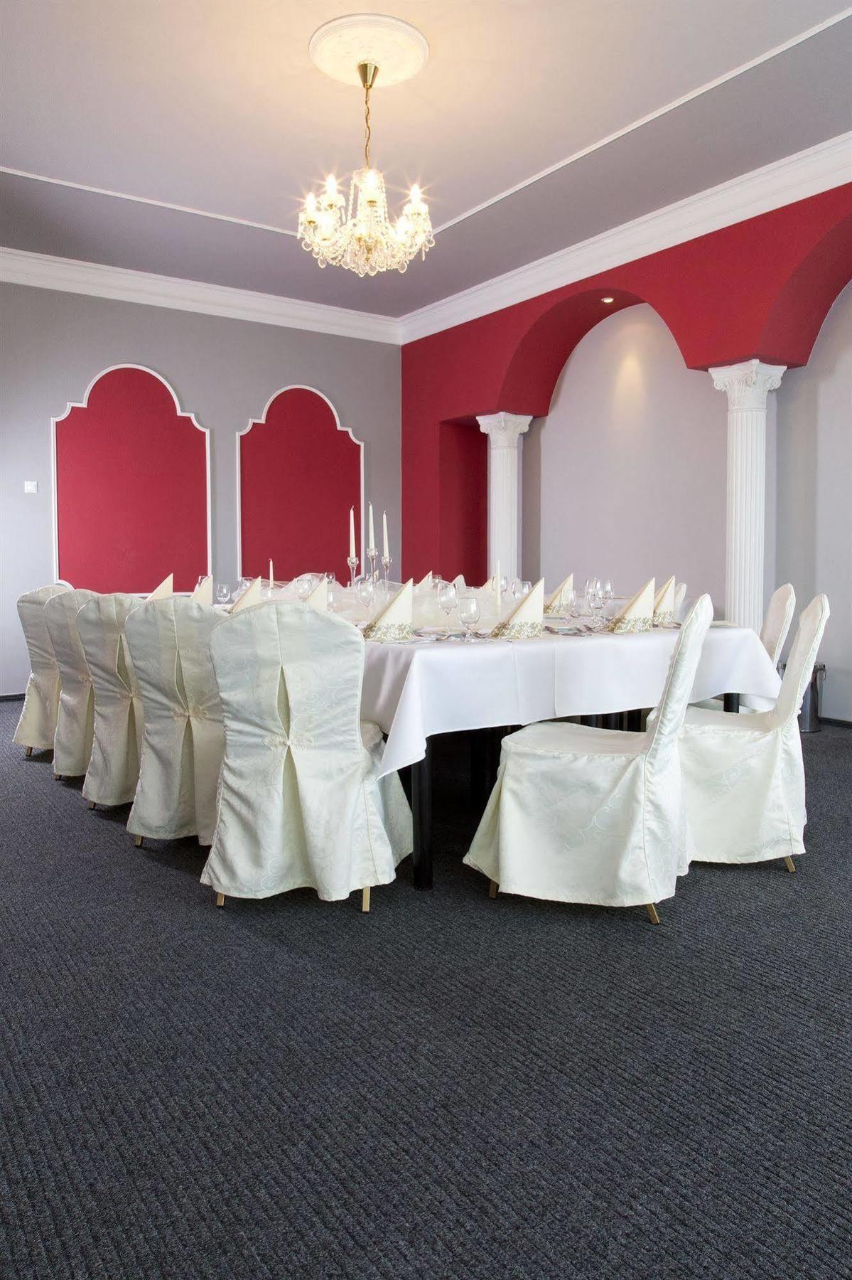 Garni Hotel Junior Bratislava Eksteriør billede