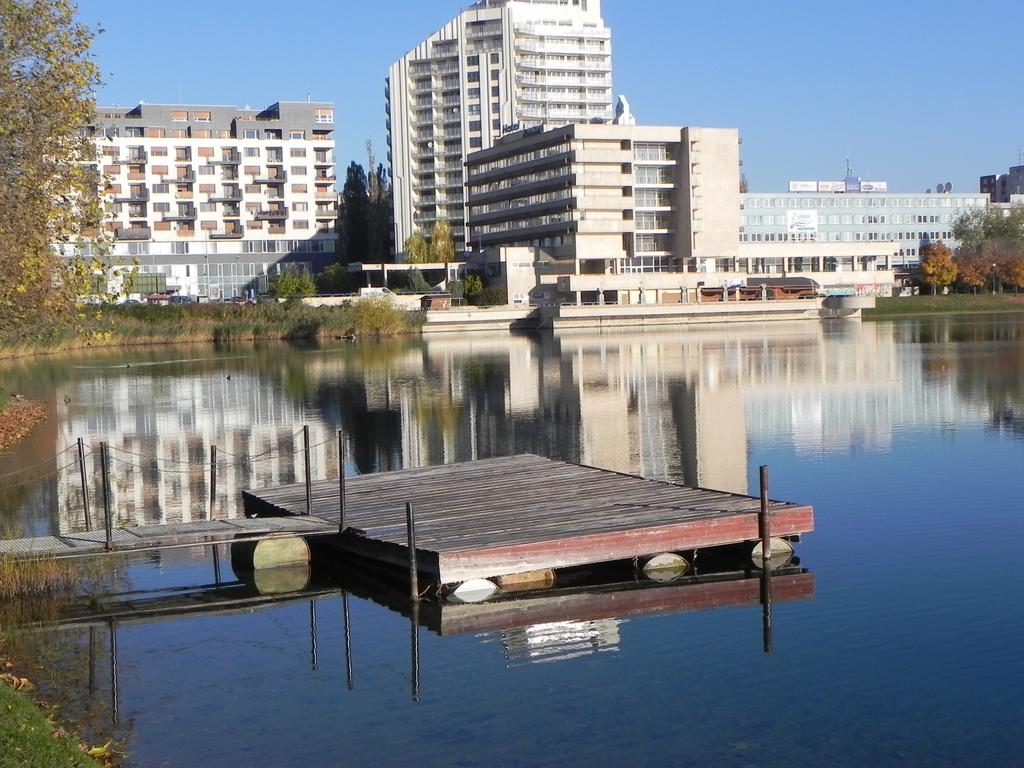 Garni Hotel Junior Bratislava Eksteriør billede