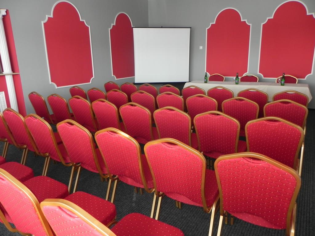 Garni Hotel Junior Bratislava Eksteriør billede