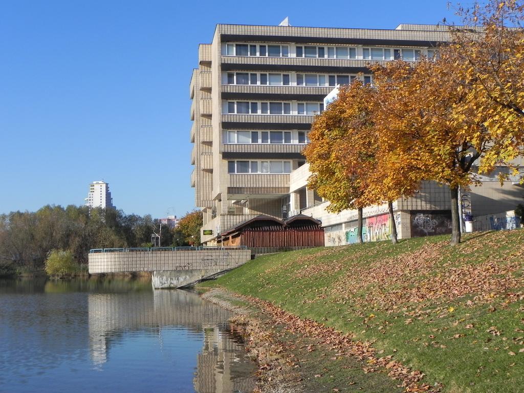 Garni Hotel Junior Bratislava Eksteriør billede